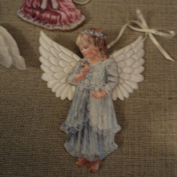 porcelain angel ornaments~ lot of 3 - Picture 4 of 7